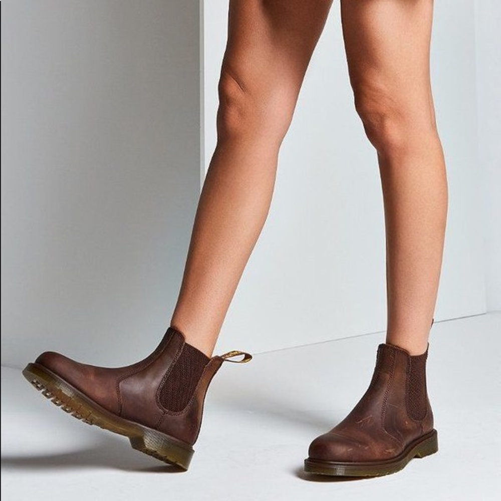 Dr. Marten 2976 CRAZY HORSE LEATHER CHELSEA BOOTS